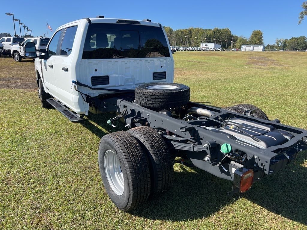 New 2025 Ford F-350SD XL Chassis