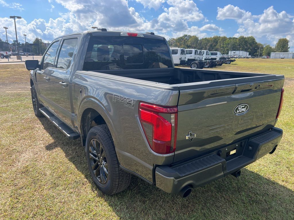 2025 Ford F-150 XLT photo 2