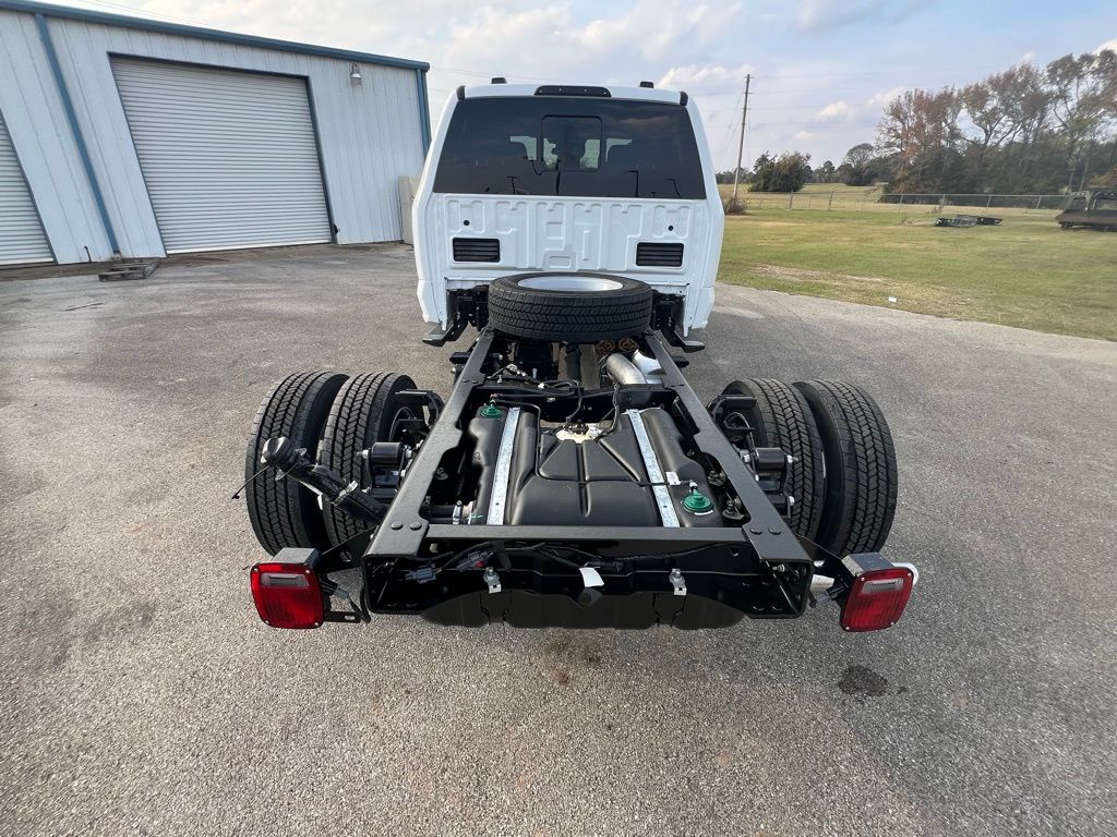 2026 Ford F-450 photo 4