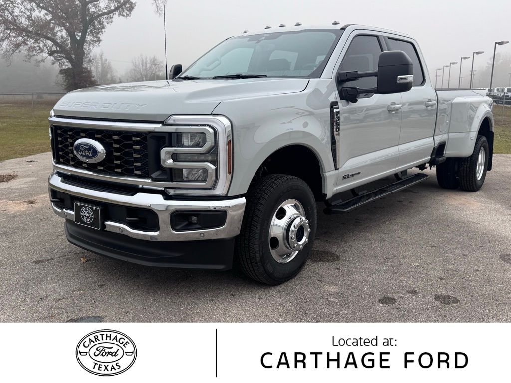 2026 Ford F-350 Super Duty Lariat's photo