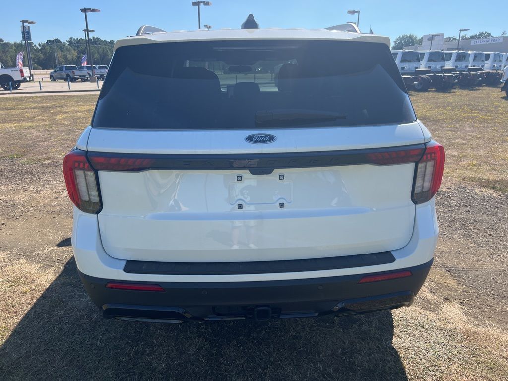 2025 Ford Explorer ST-Line photo 4