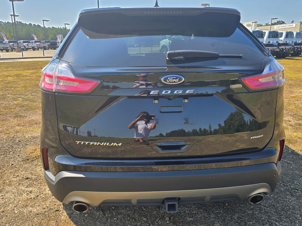 2024 Ford Edge Titanium photo 4