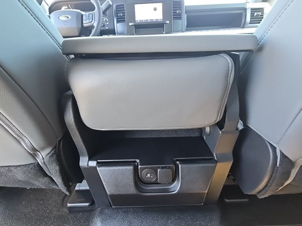 2026 Ford F-350 Super Duty Chassis Cab XL - Photo 16