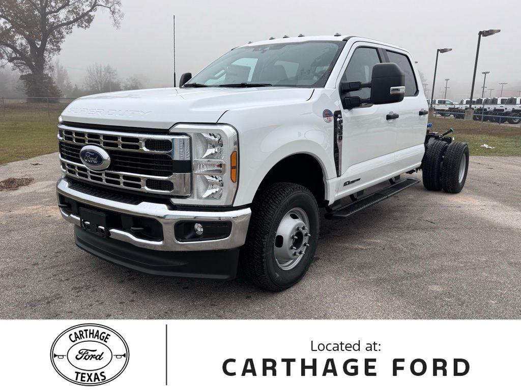 2026 Ford F-450 Super Duty Chassis Cab XL's photo