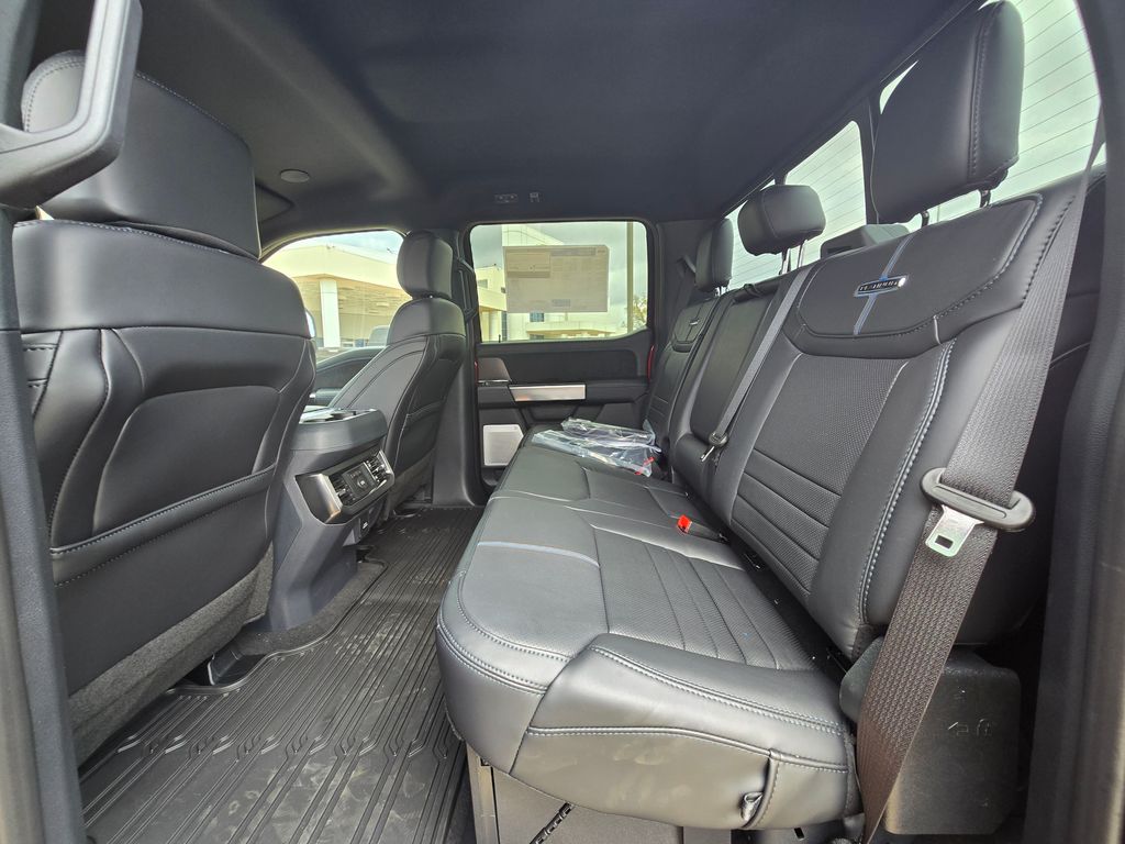 2026 Ford F-250 Super Duty Platinum - Photo 25