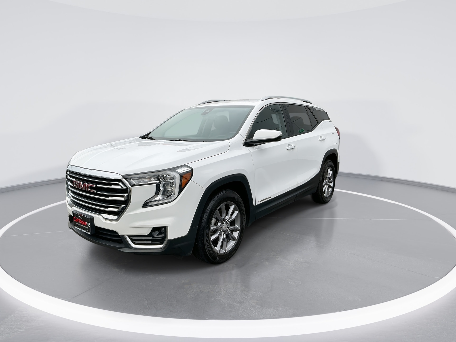 View vehicle photo 4