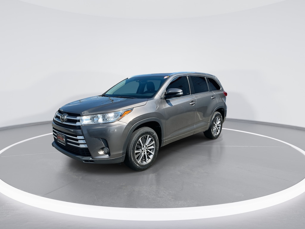 Used 2017 Toyota Highlander XLE SUV
