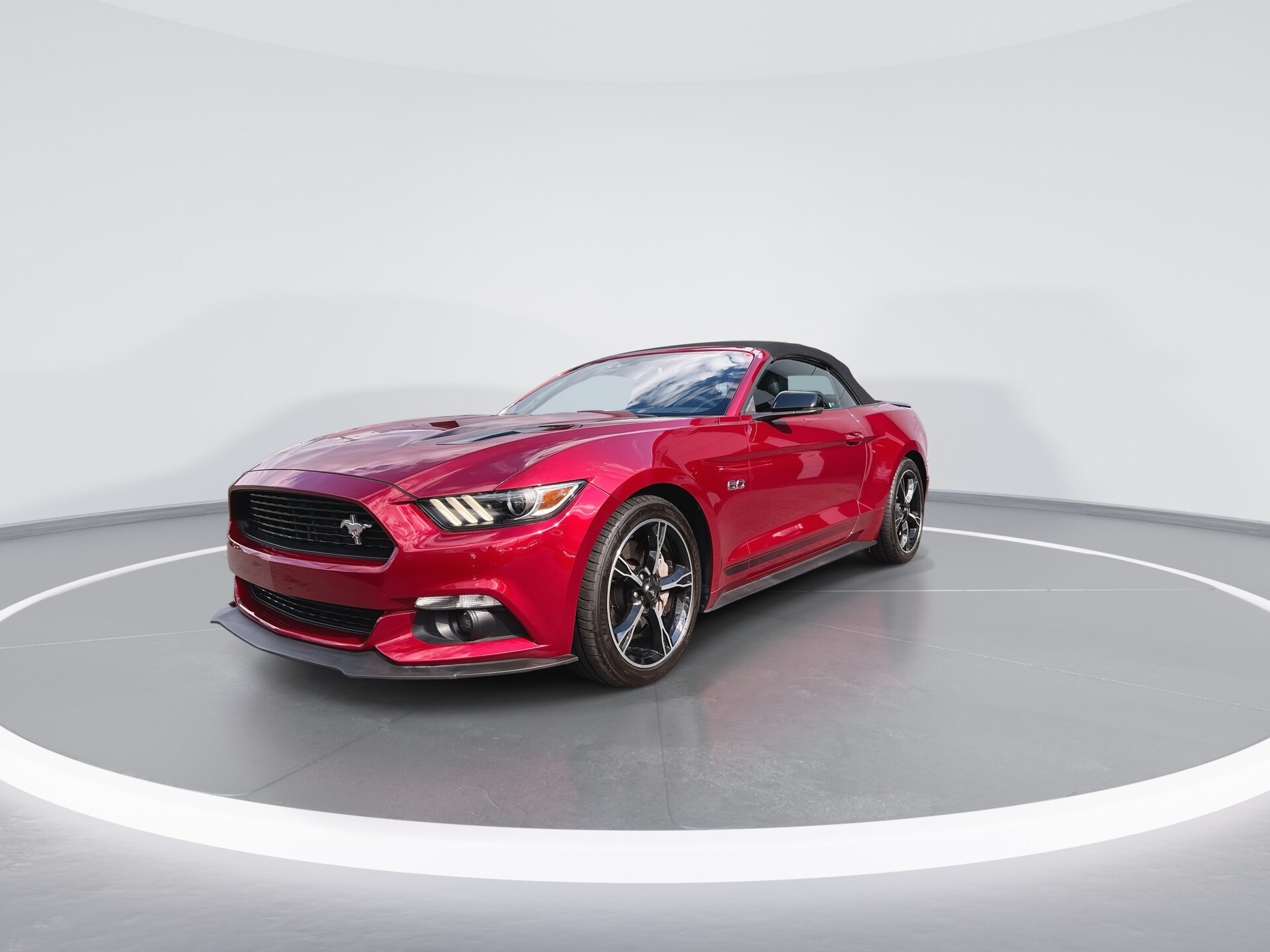 2017 Ford Mustang GT Premium Convertible photo 4