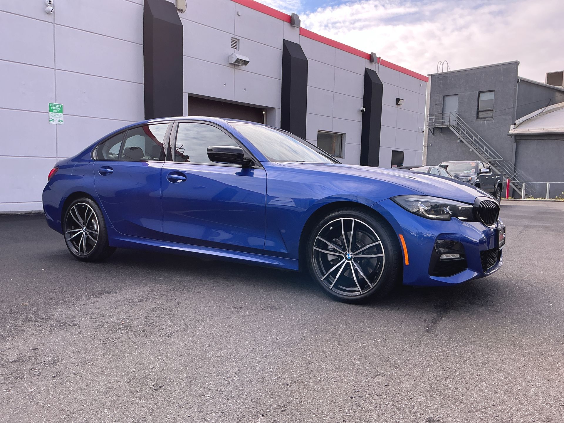 2022 Bmw 330i xDrive Sedan photo 2