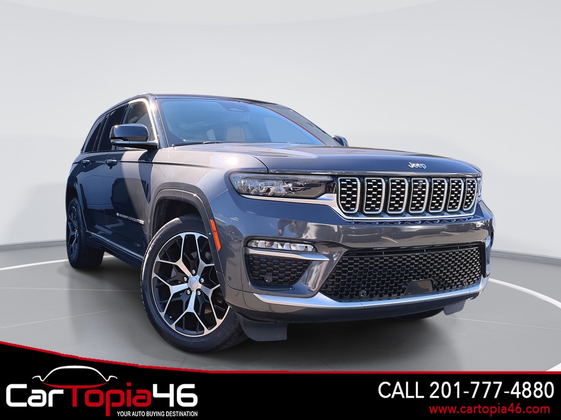 2022 Jeep Grand Cherokee Summit Reserve's photo