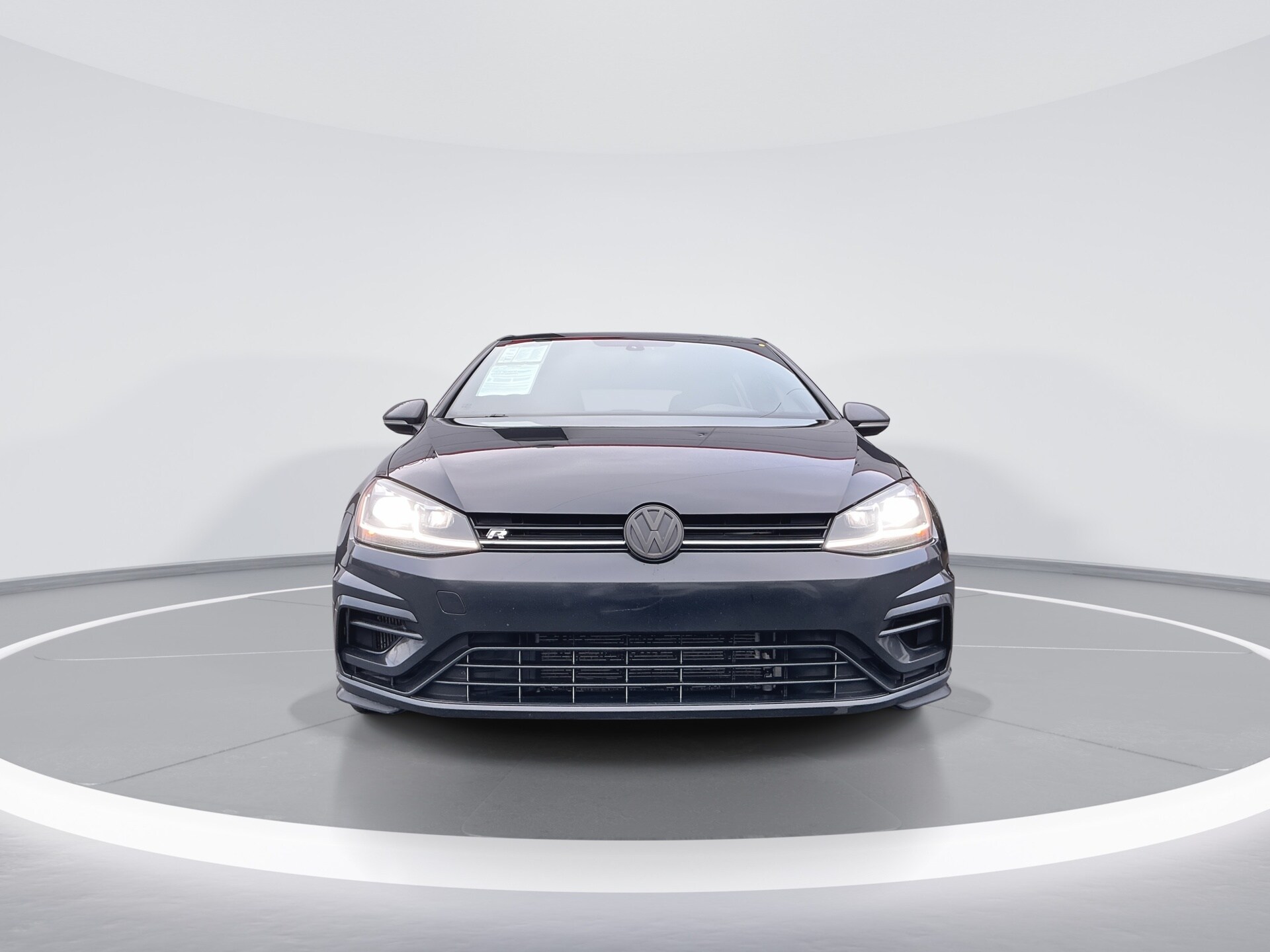 2019 Volkswagen Golf R 4Motion photo 3