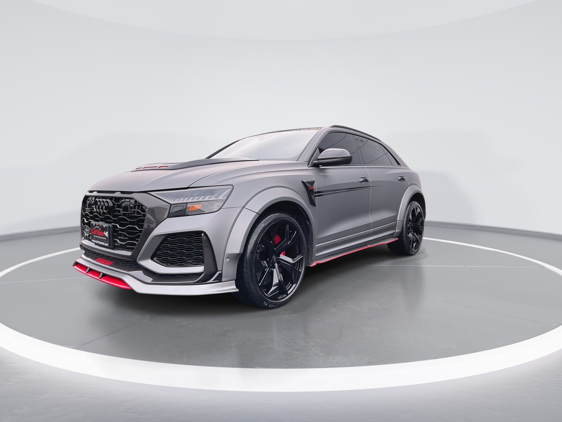 2023 Audi RS Q8 photo 4