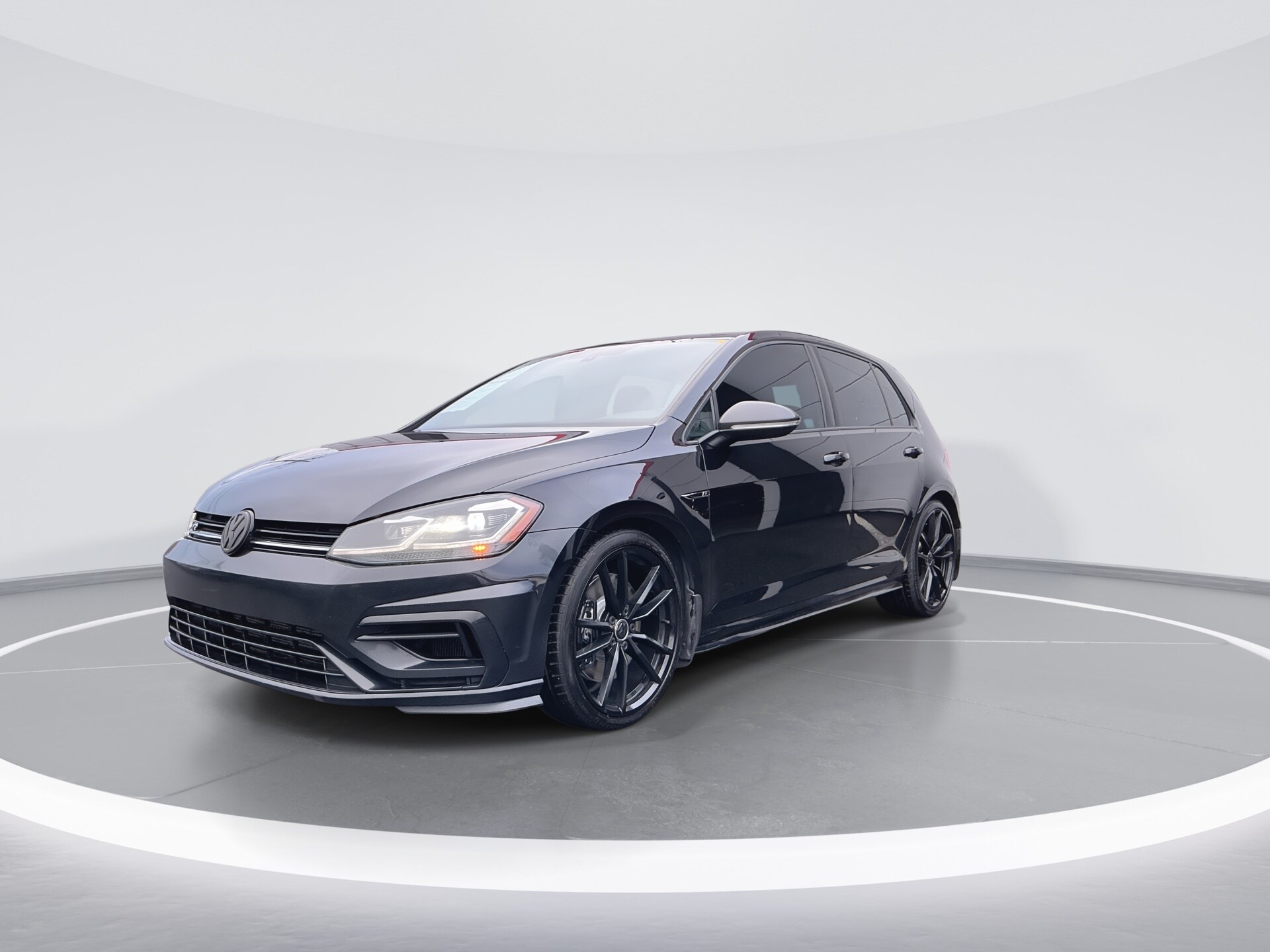 2019 Volkswagen Golf R 4Motion photo 4
