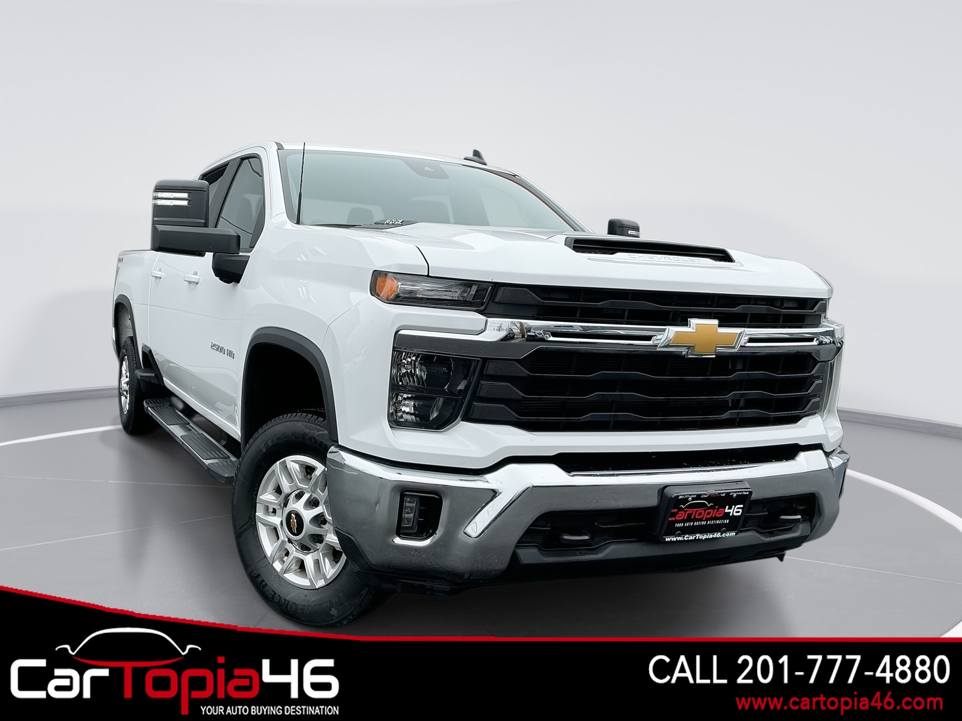 Summit White 2025 Chevrolet Silverado 2500HD LT Crew Cab 4WD Pickup Truck Four-Wheel Drive Automatic