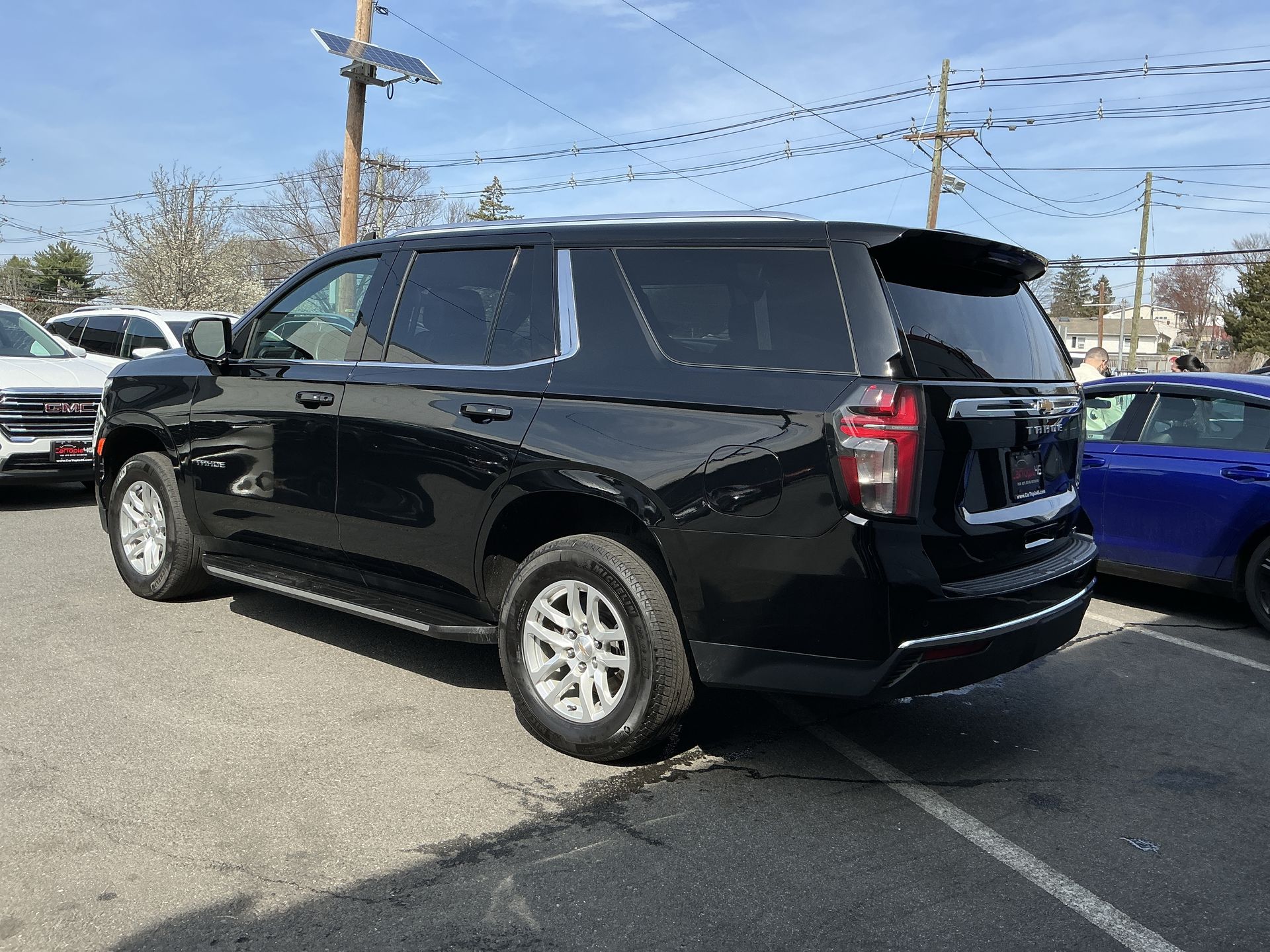 View vehicle photo 6