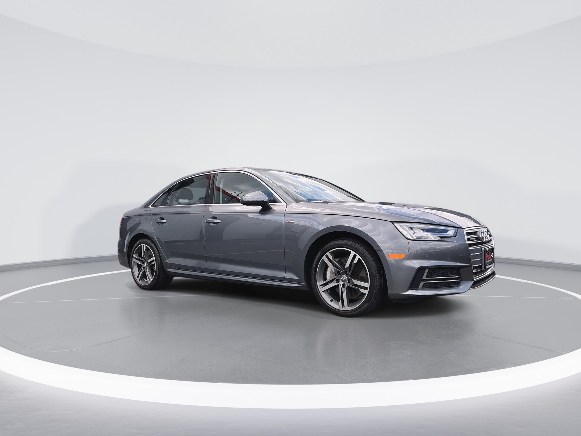2018 Audi A4 2.0T S line Quattro photo 2