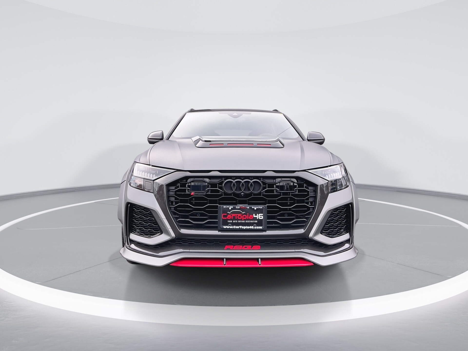 2023 Audi RS Q8 photo 3