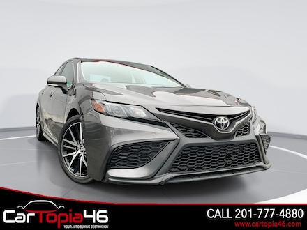 2023 Toyota Camry SE Sedan