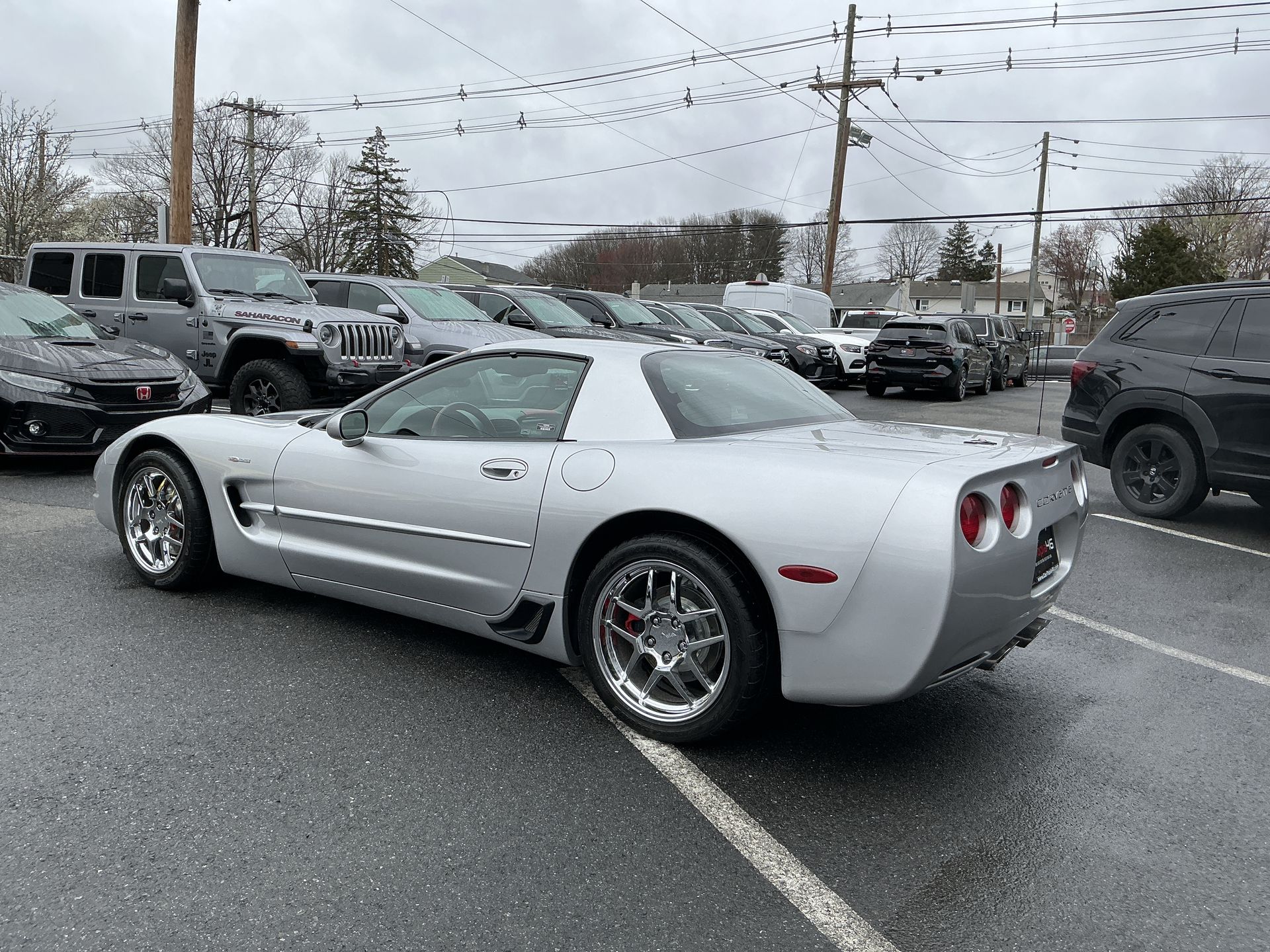 View vehicle photo 6