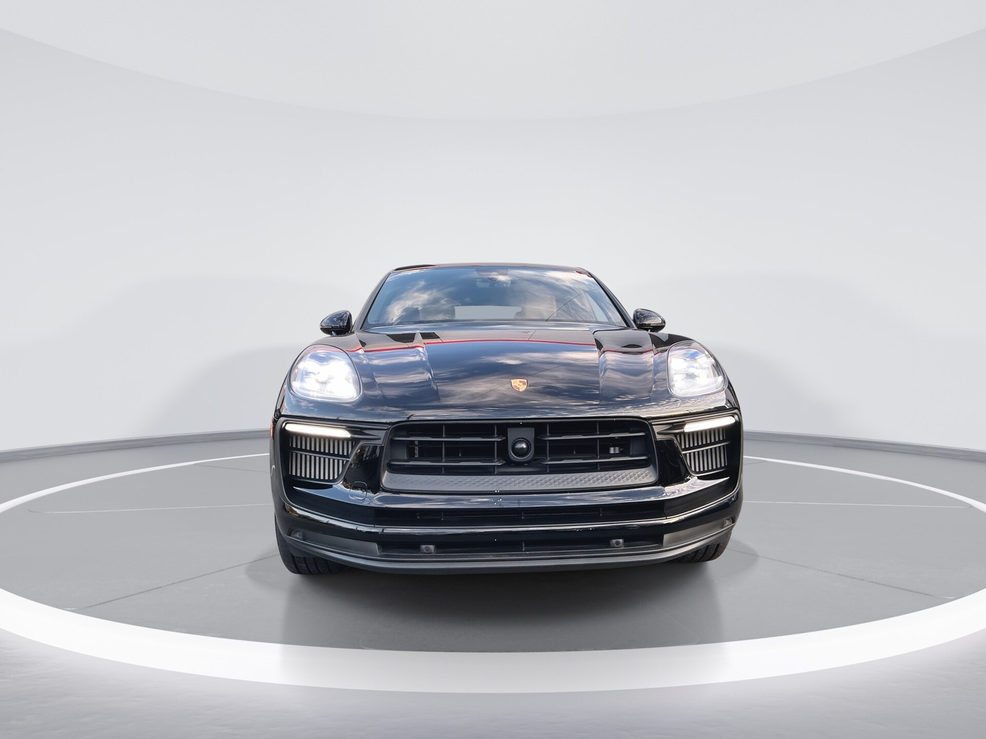 2023 Porsche Macan S photo 3