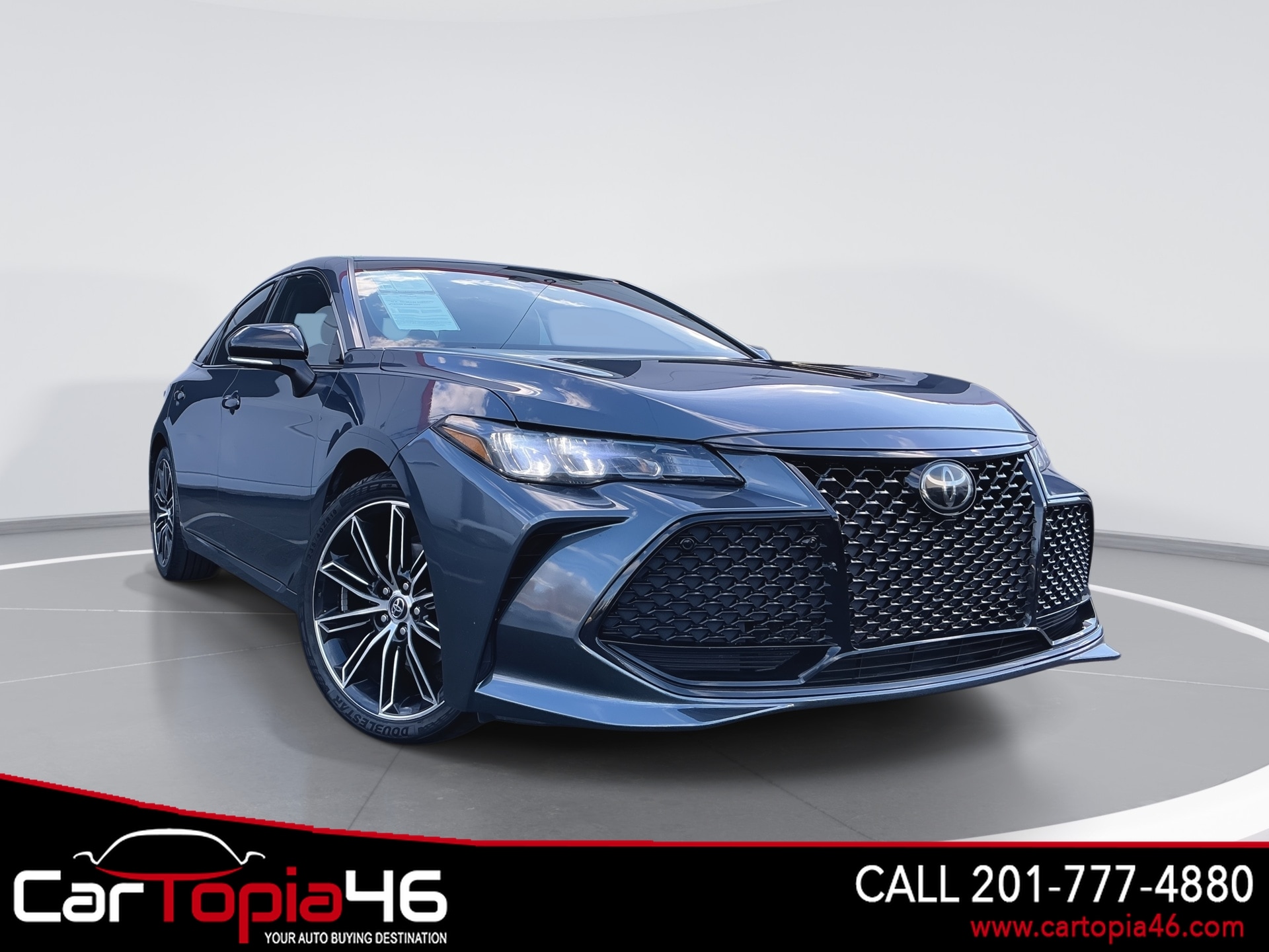 2019 Toyota Avalon XSE's photo