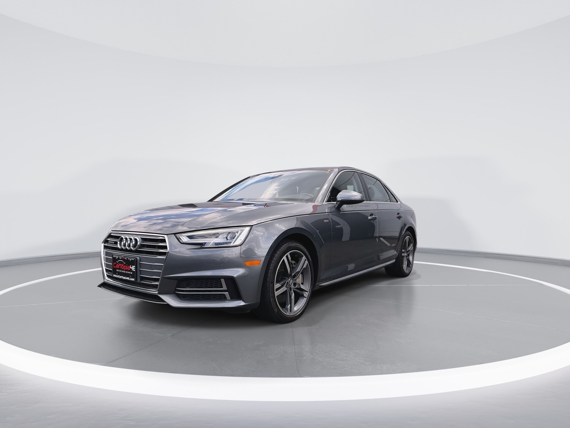 2018 Audi A4 2.0T S line Quattro photo 4