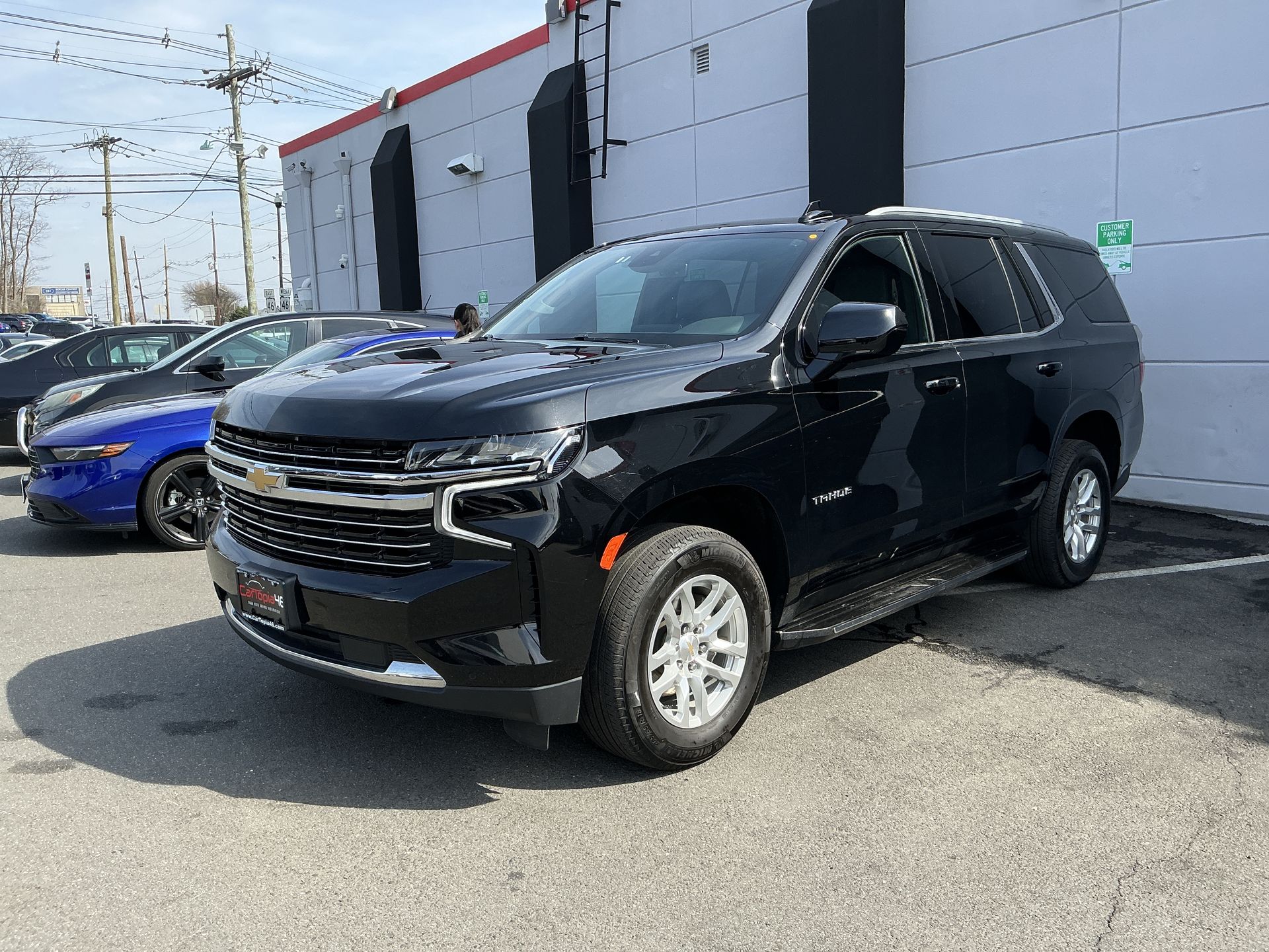 View vehicle photo 4