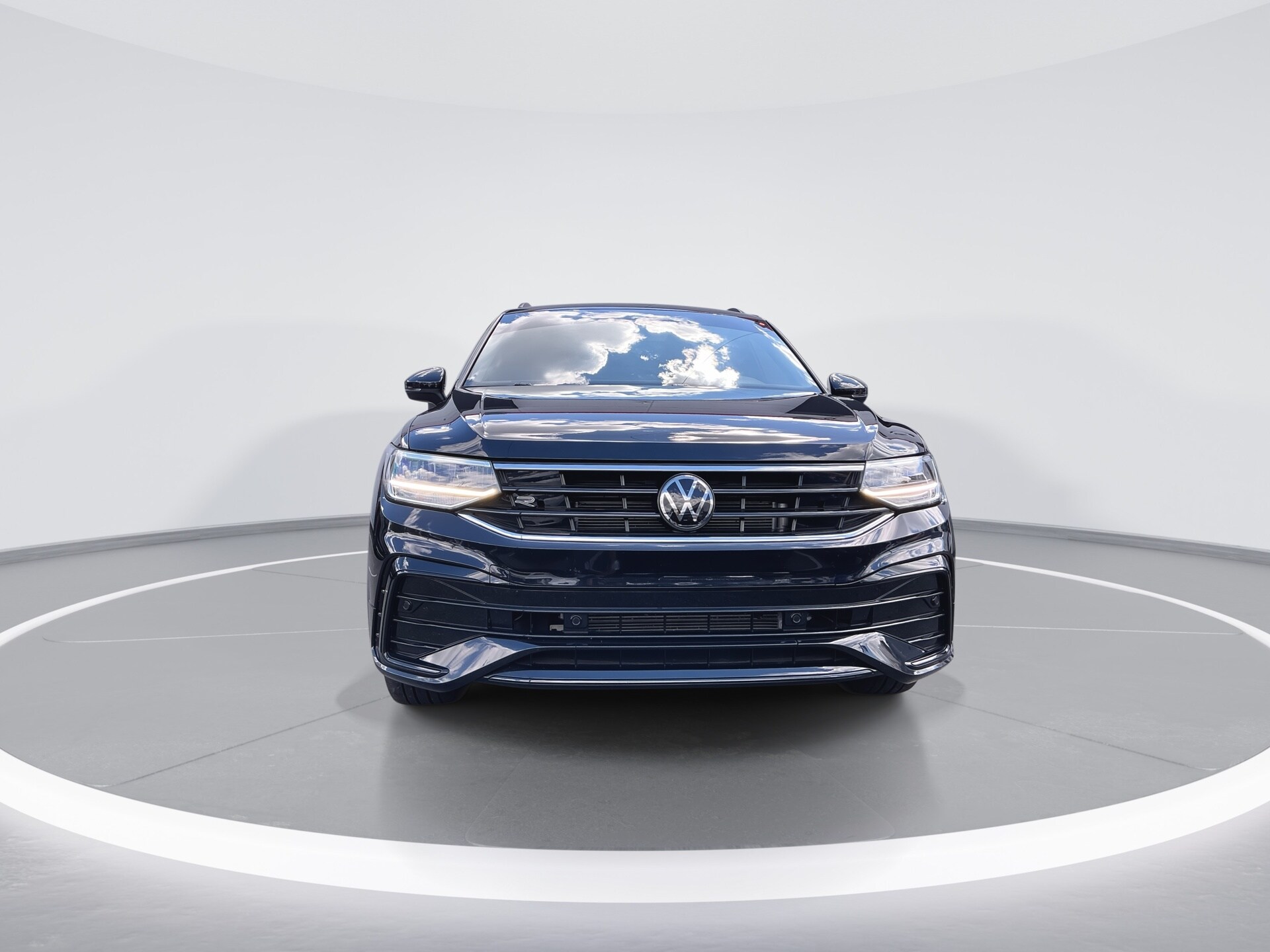 2022 Volkswagen Tiguan SE R-Line Black photo 2