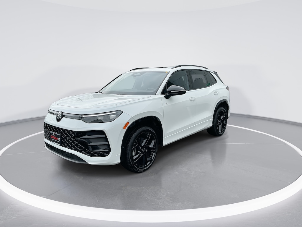 Used 2025 Volkswagen Tiguan SE R-Line Black SUV