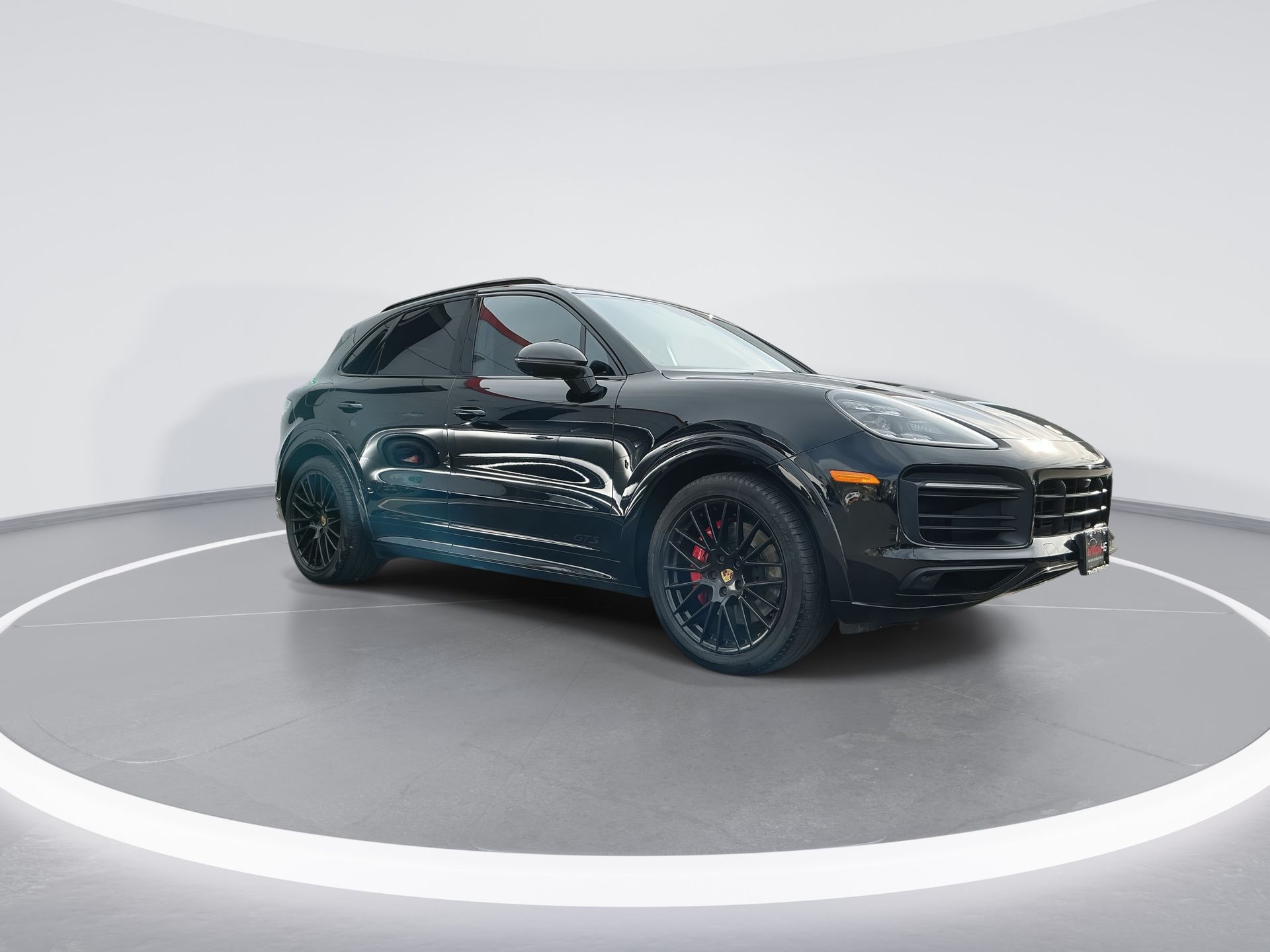 2021 Porsche Cayenne GTS photo 2