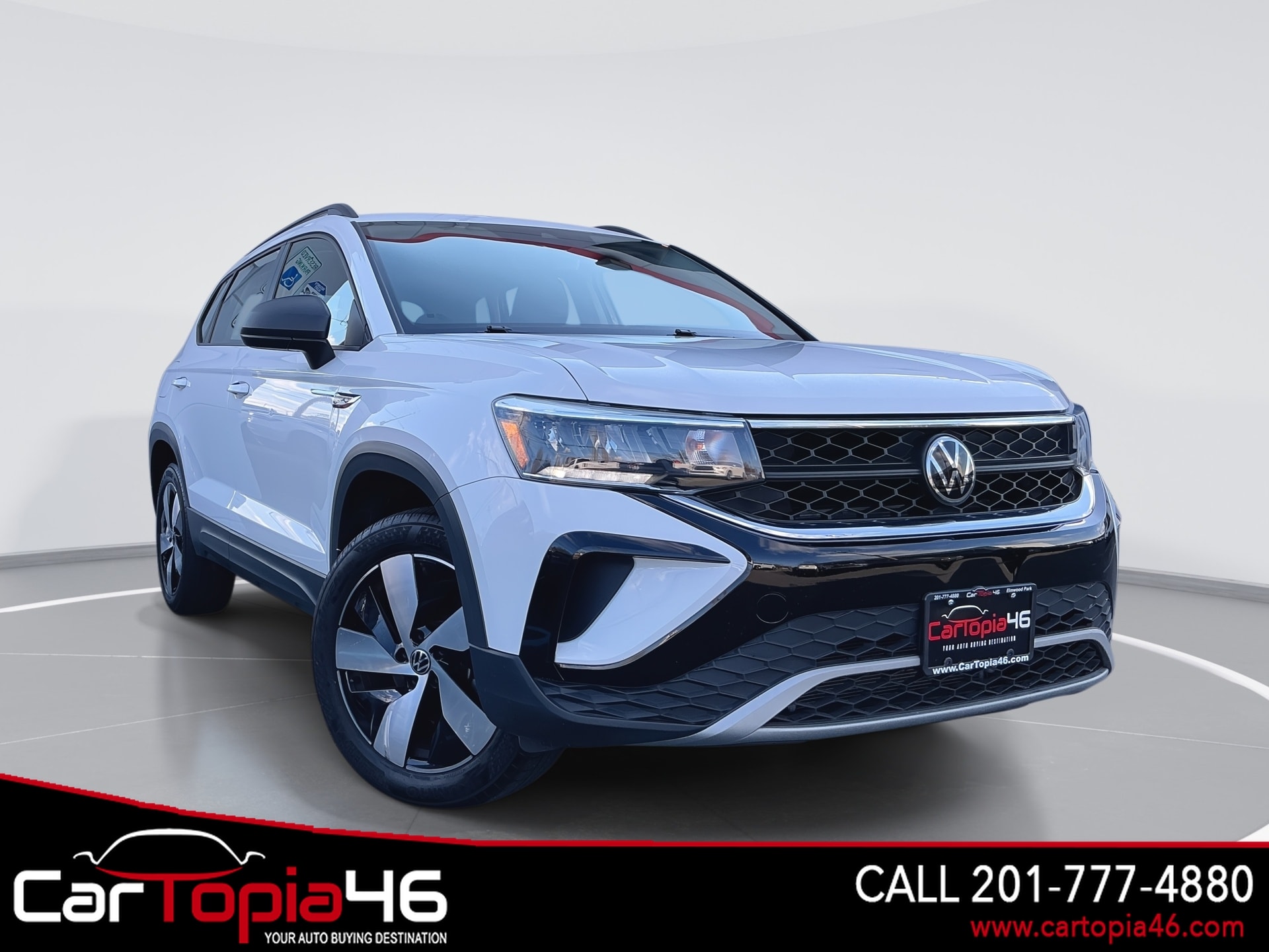 2024 Volkswagen Taos S's photo