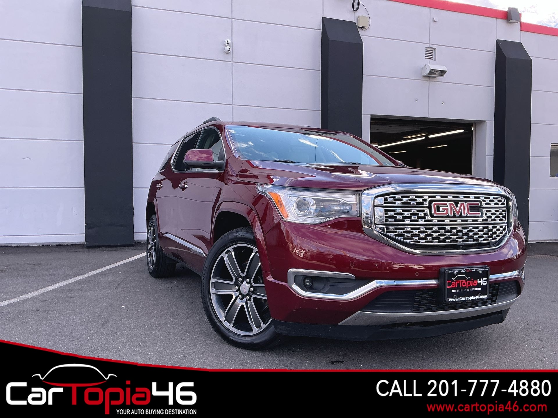 2018 GMC Acadia Denali's photo