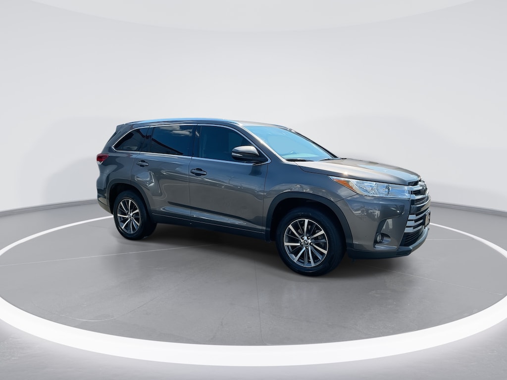 Used 2017 Toyota Highlander XLE SUV