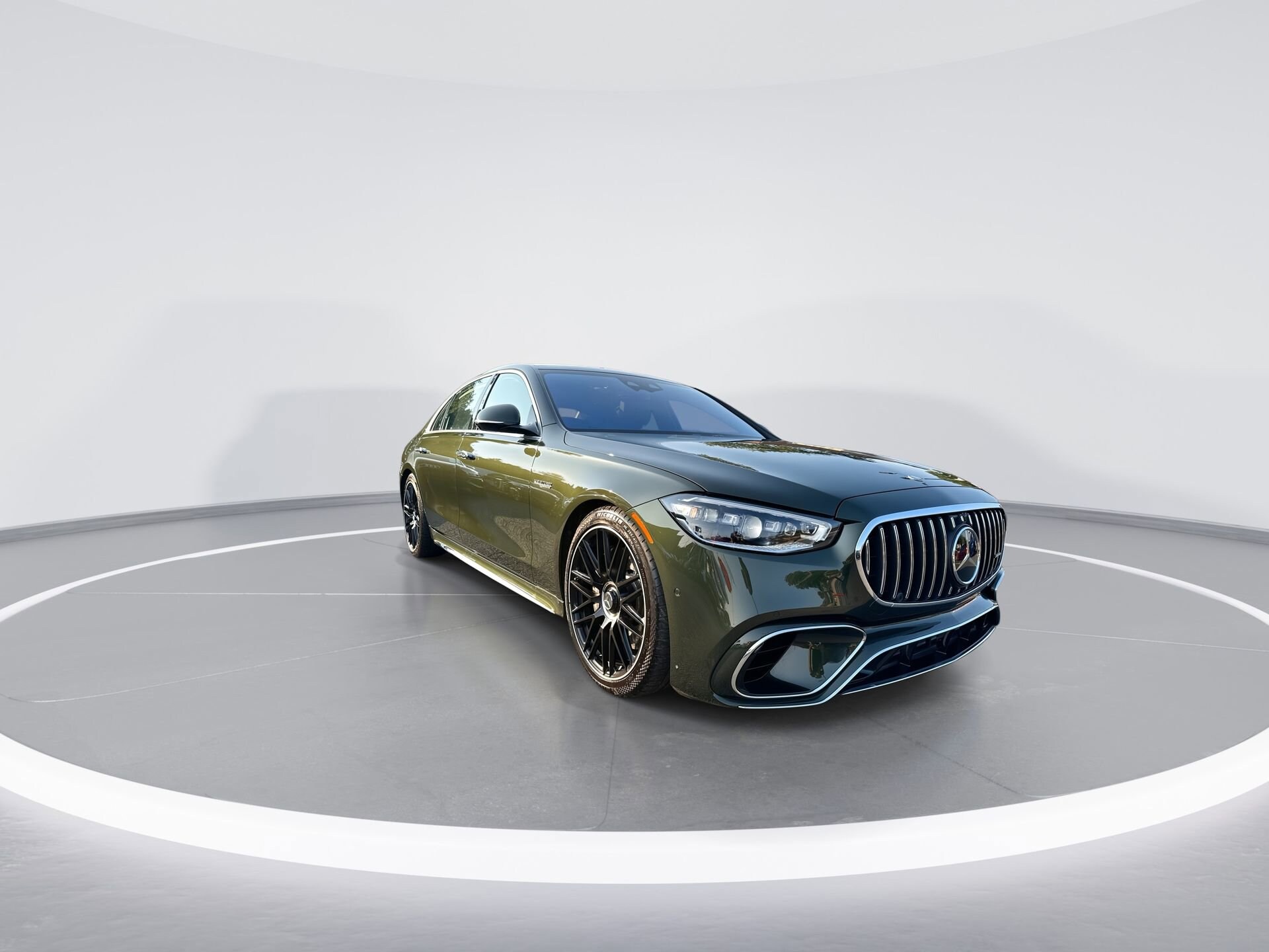 2024 Mercedes Benz S AMG 63 e 4MATIC photo 2