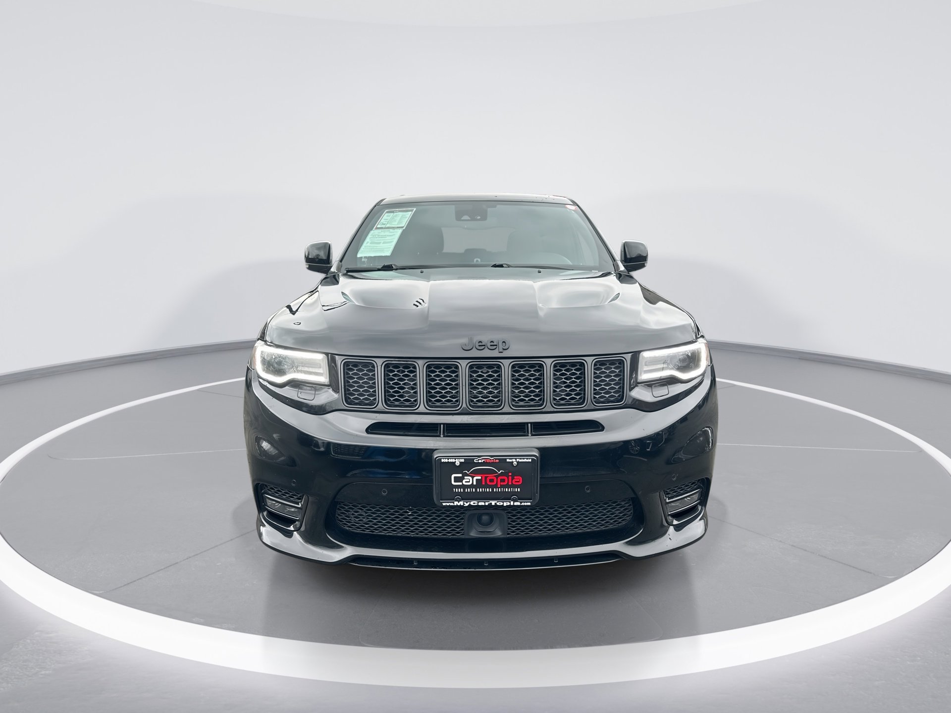 2019 Jeep Grand Cherokee SRT8 photo 3