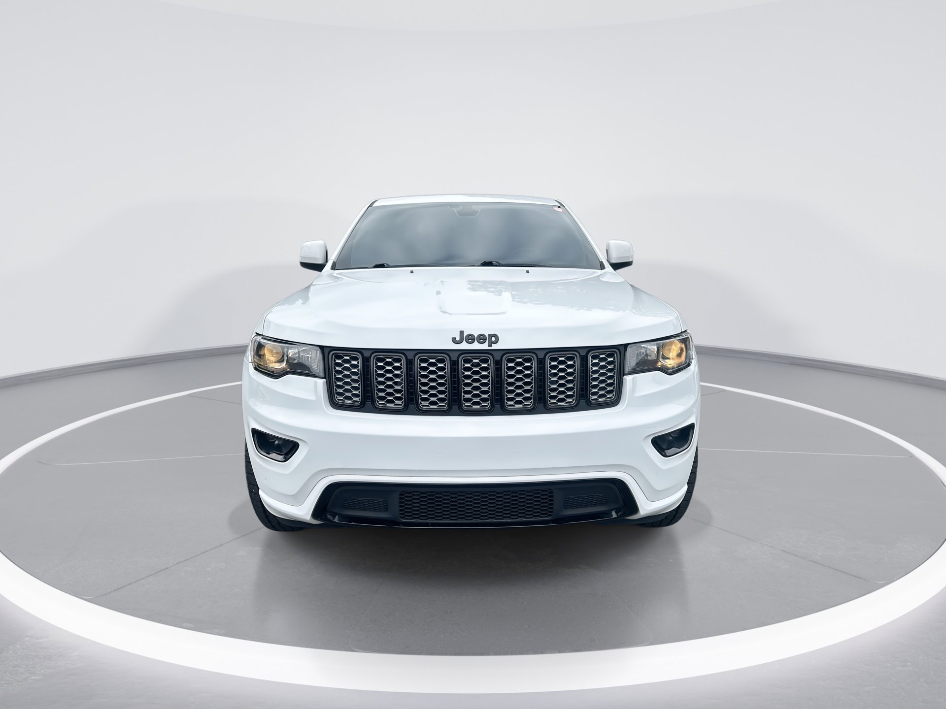 2020 Jeep Grand Cherokee Altitude photo 3