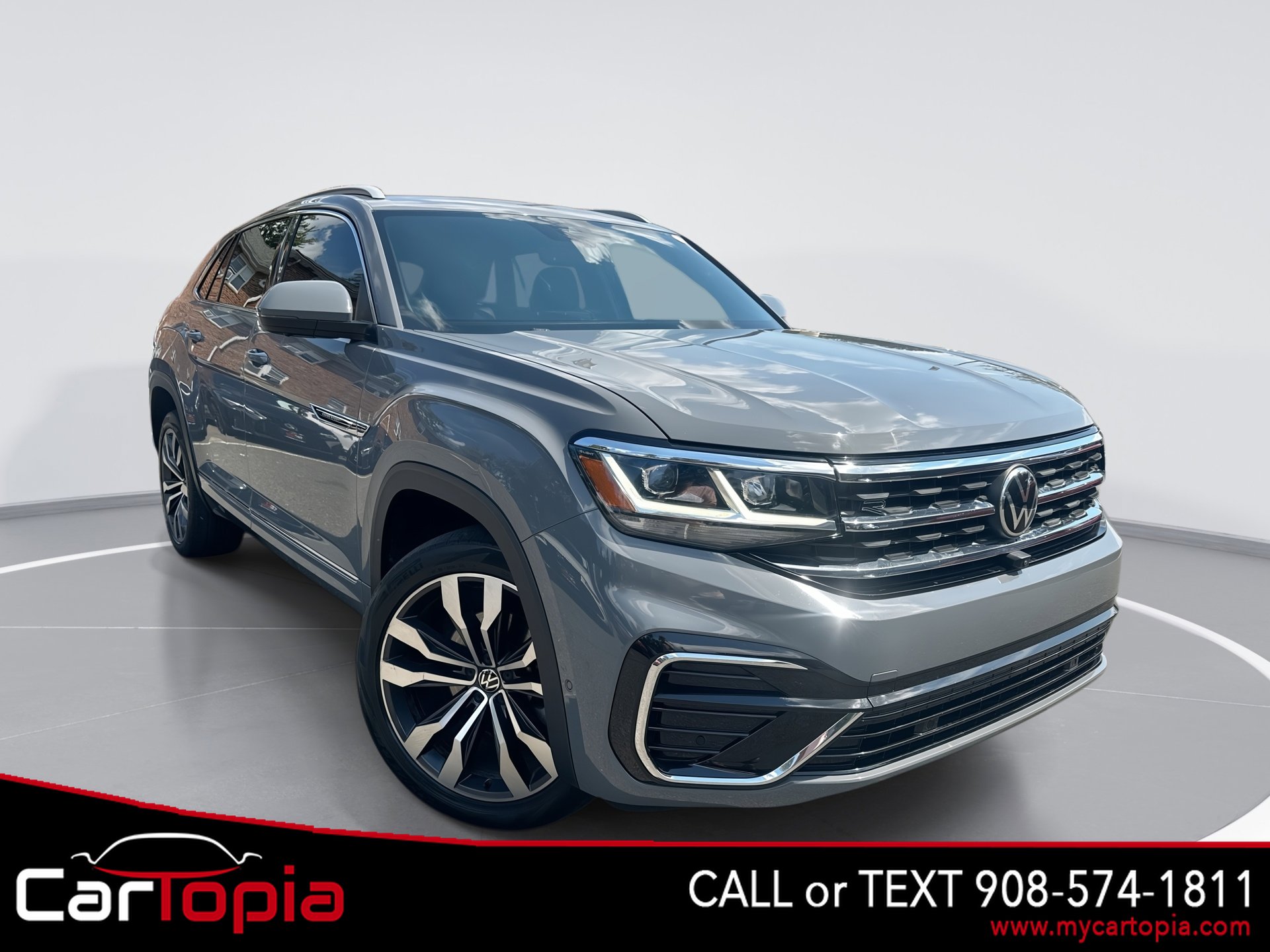 2022 Volkswagen Atlas Cross Sport SEL Premium R-Line's photo