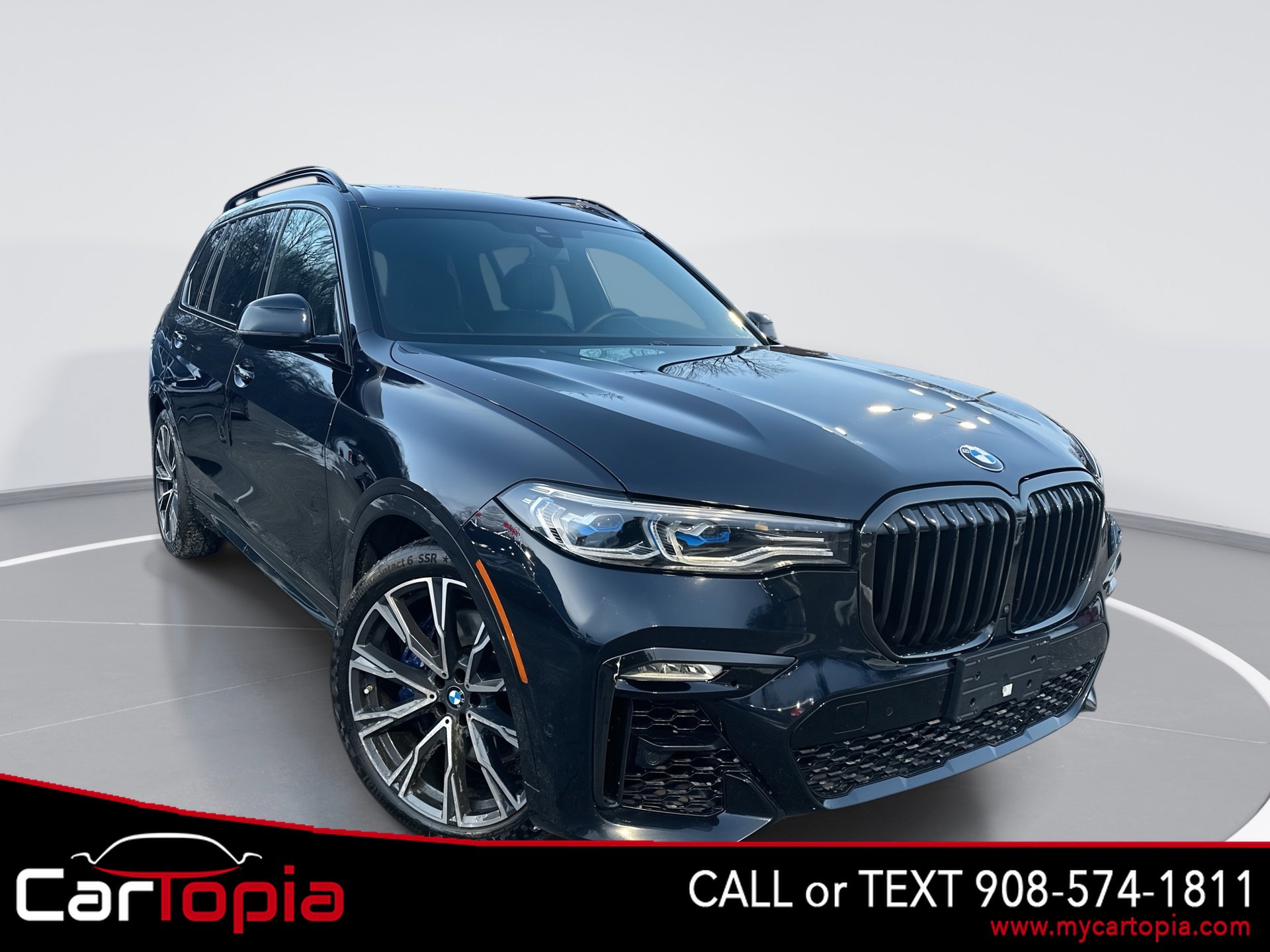2021 BMW X7 M50i's photo