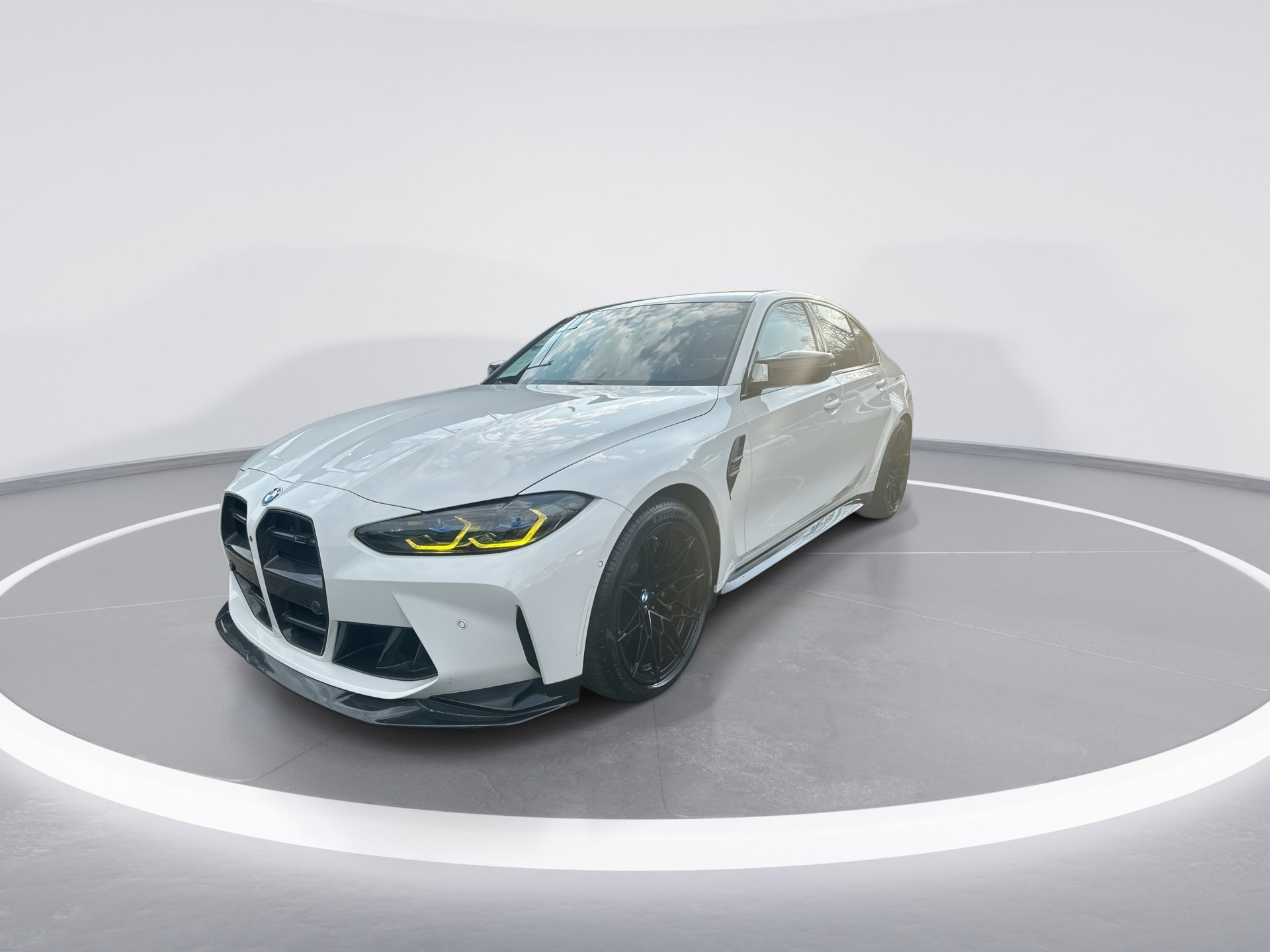 View vehicle photo 4