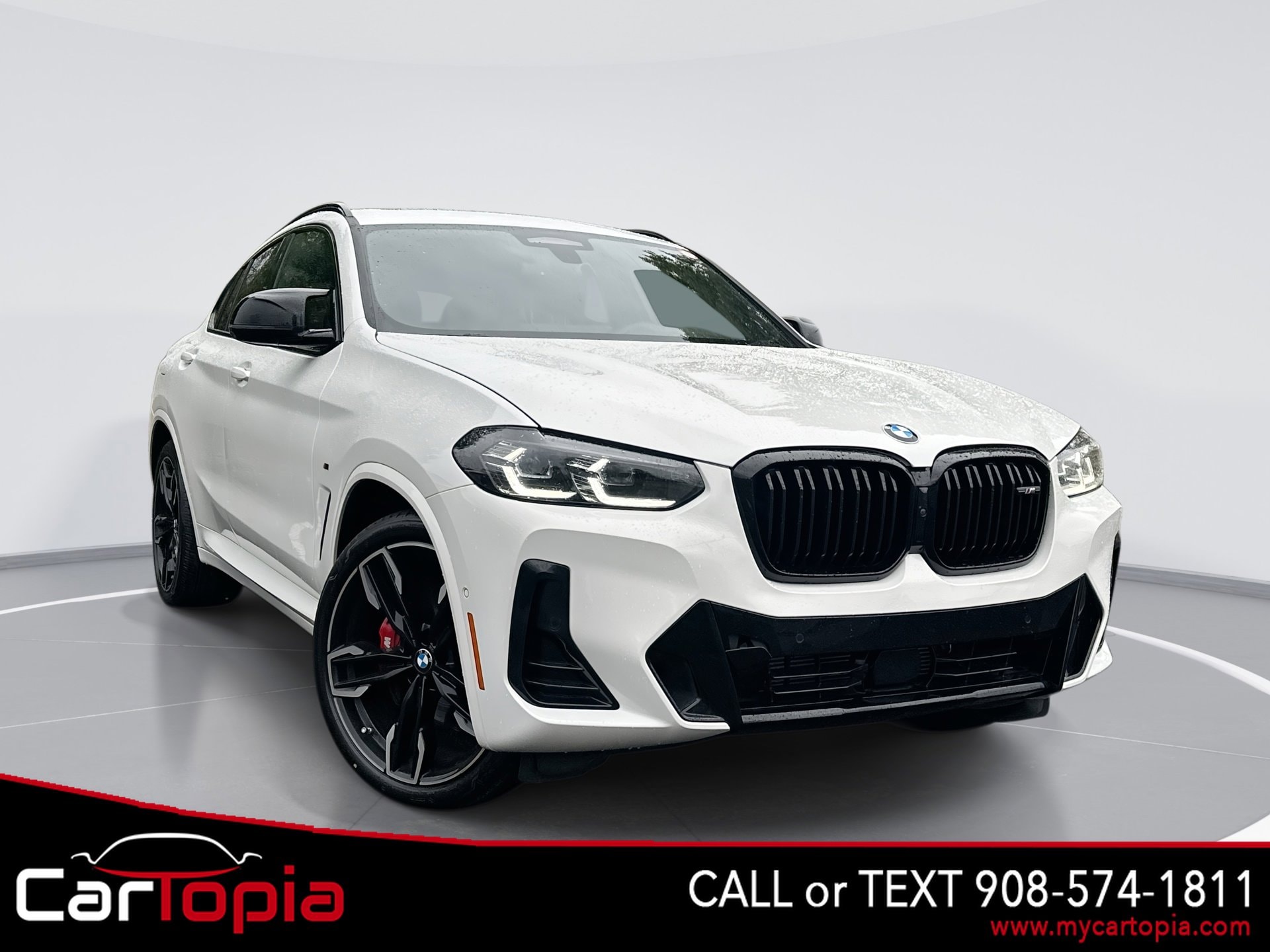 2025 BMW X4 M40i's photo