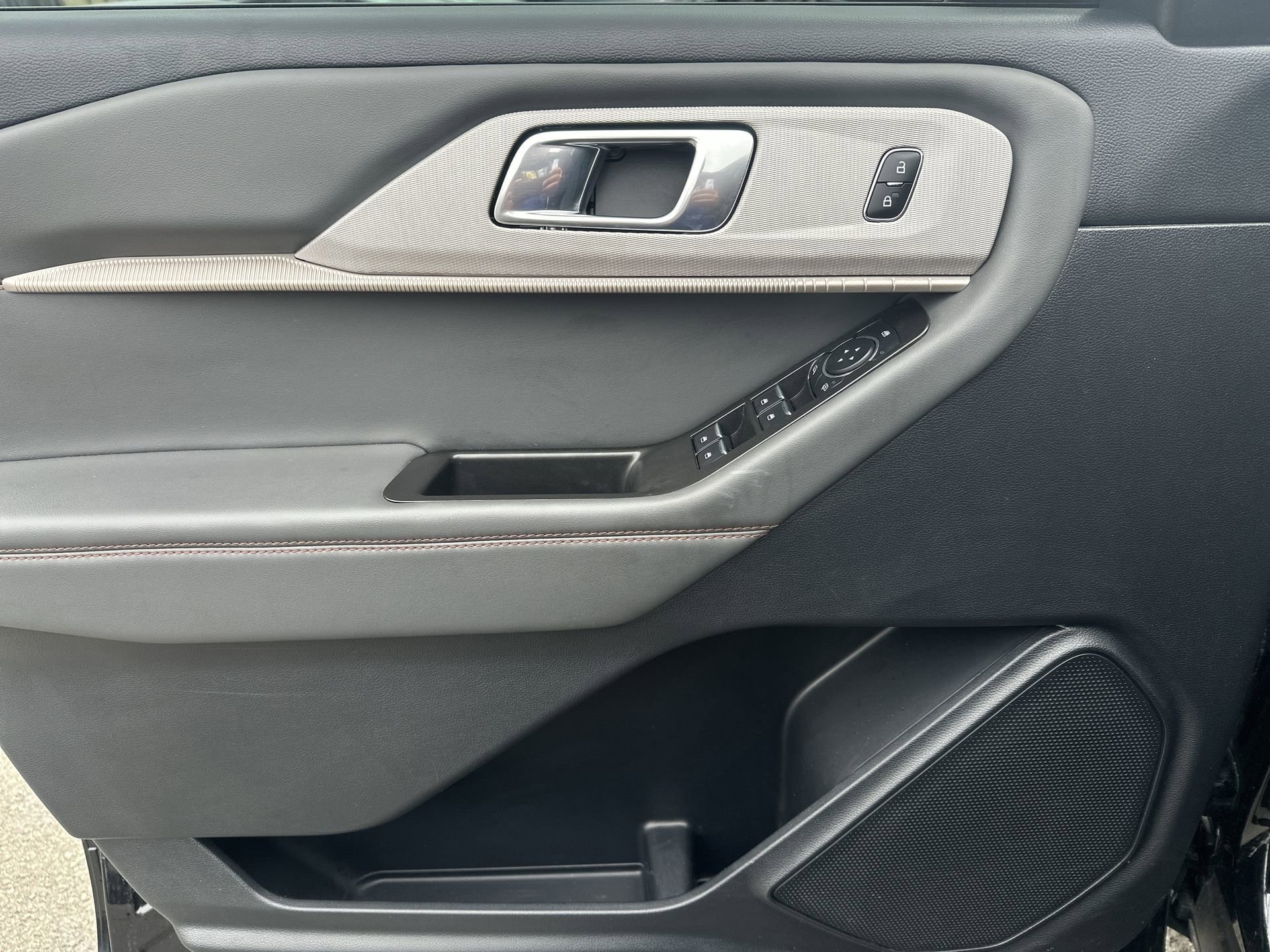 2025 Ford Explorer Active - Photo 12