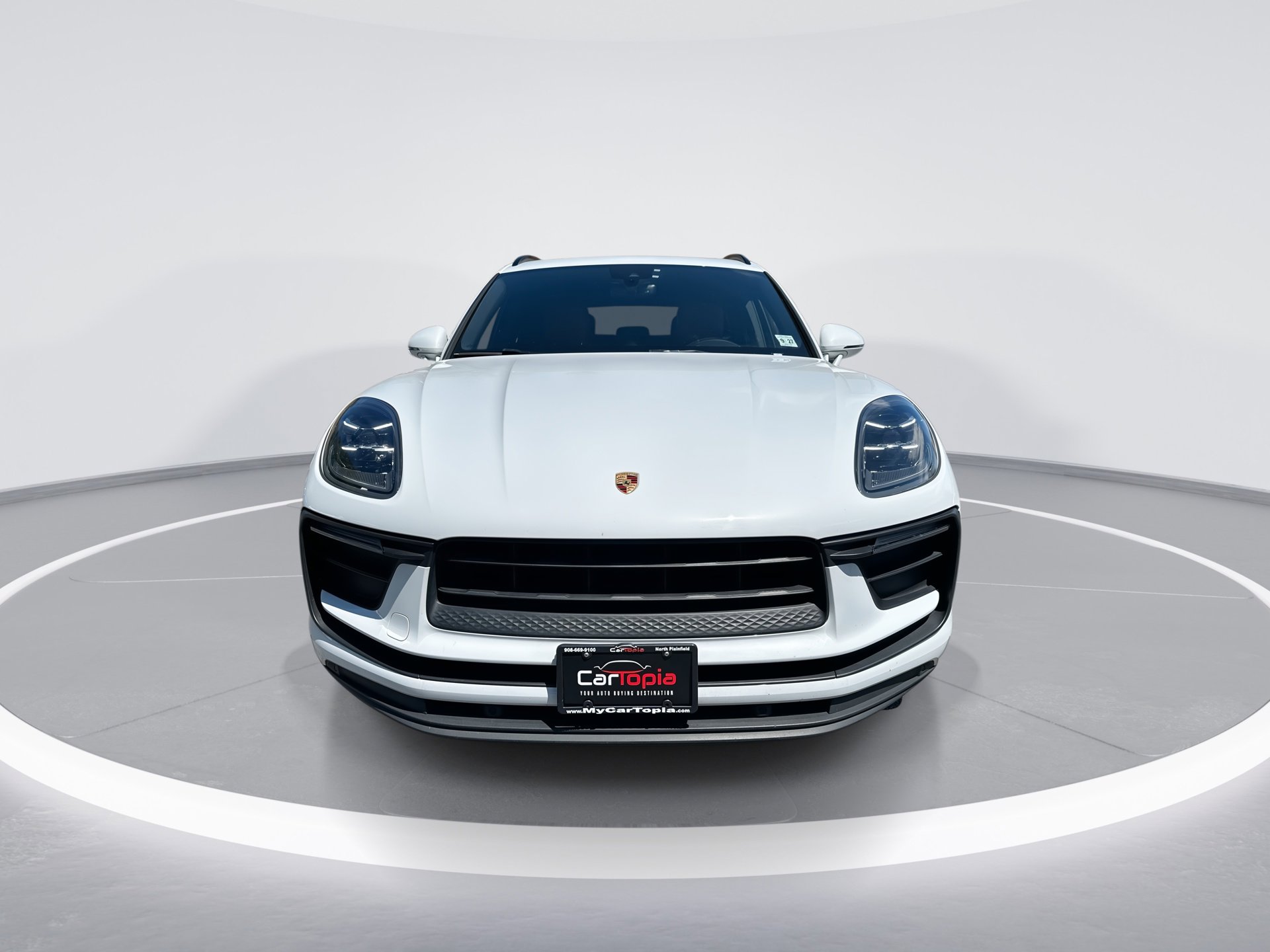 2022 Porsche Macan photo 3