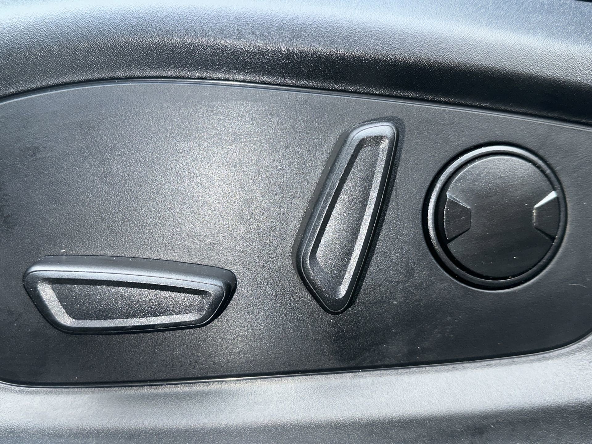 2025 Ford Explorer Active - Photo 13