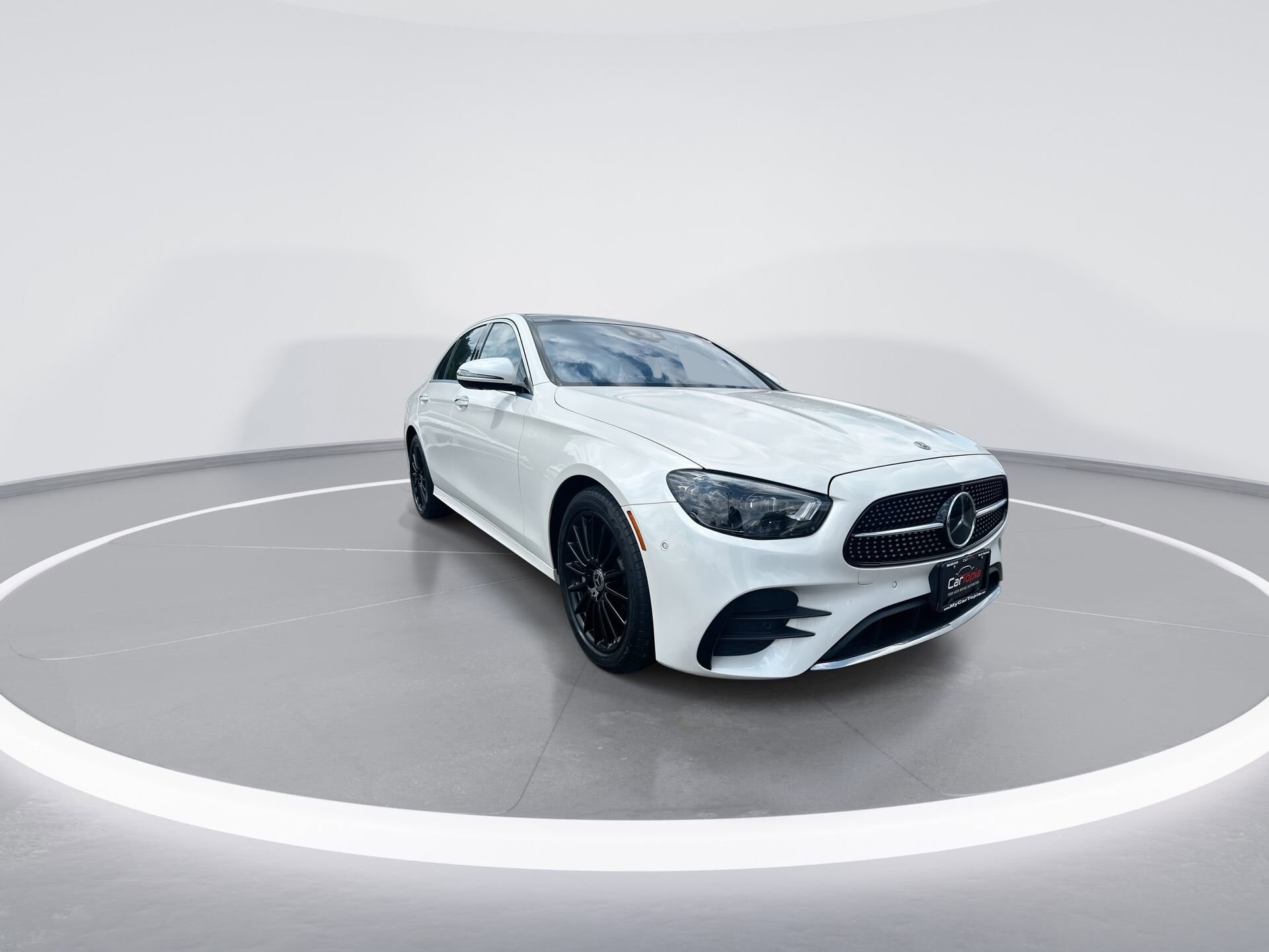 2022 Mercedes Benz E 450 4MATIC photo 2