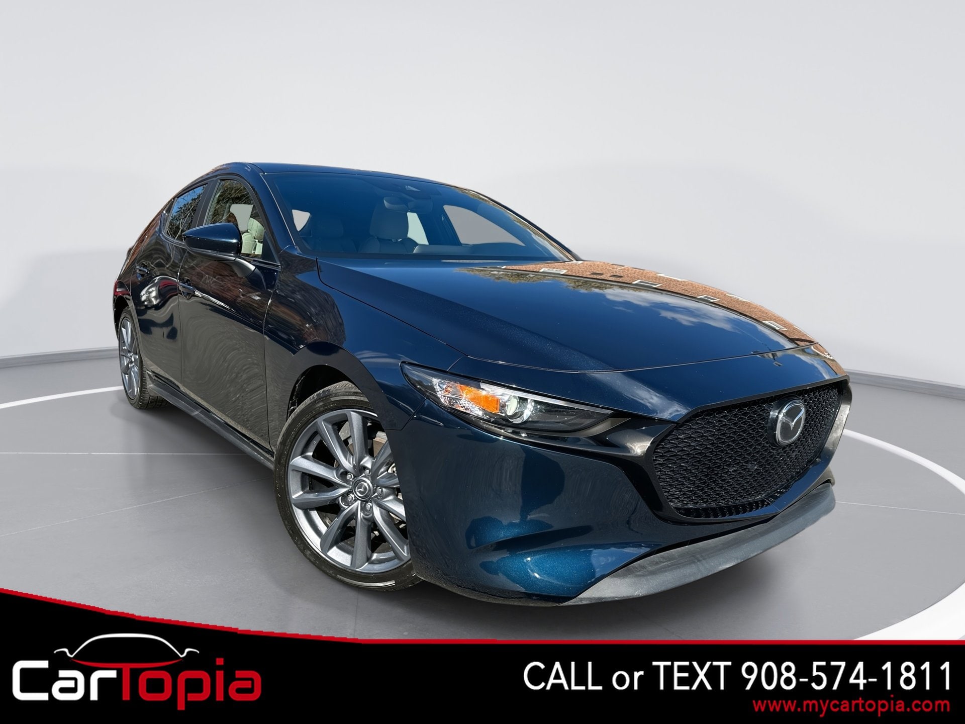 2023 Mazda Mazda3 Preferred's photo