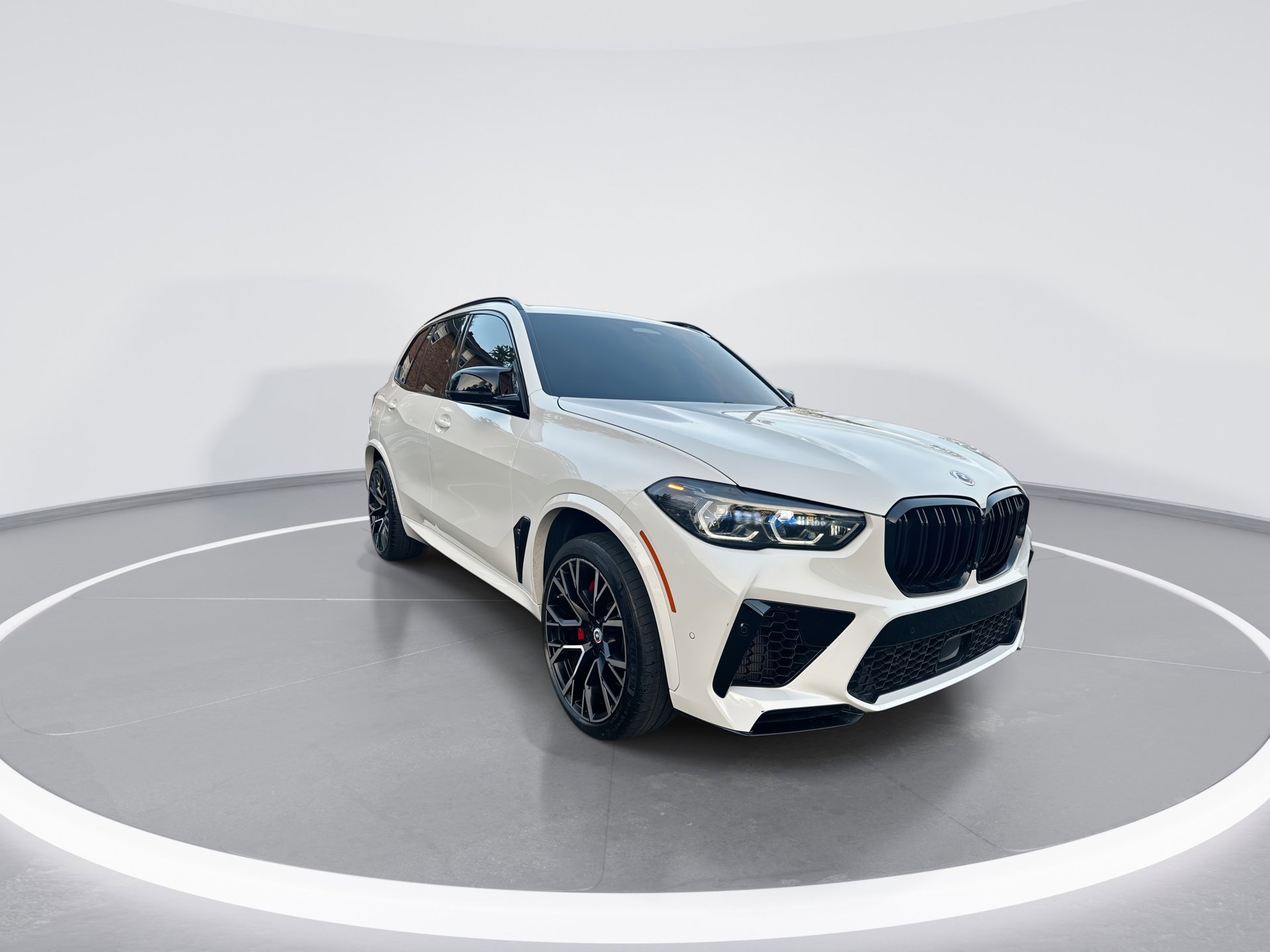 2022 Bmw X5 M photo 2