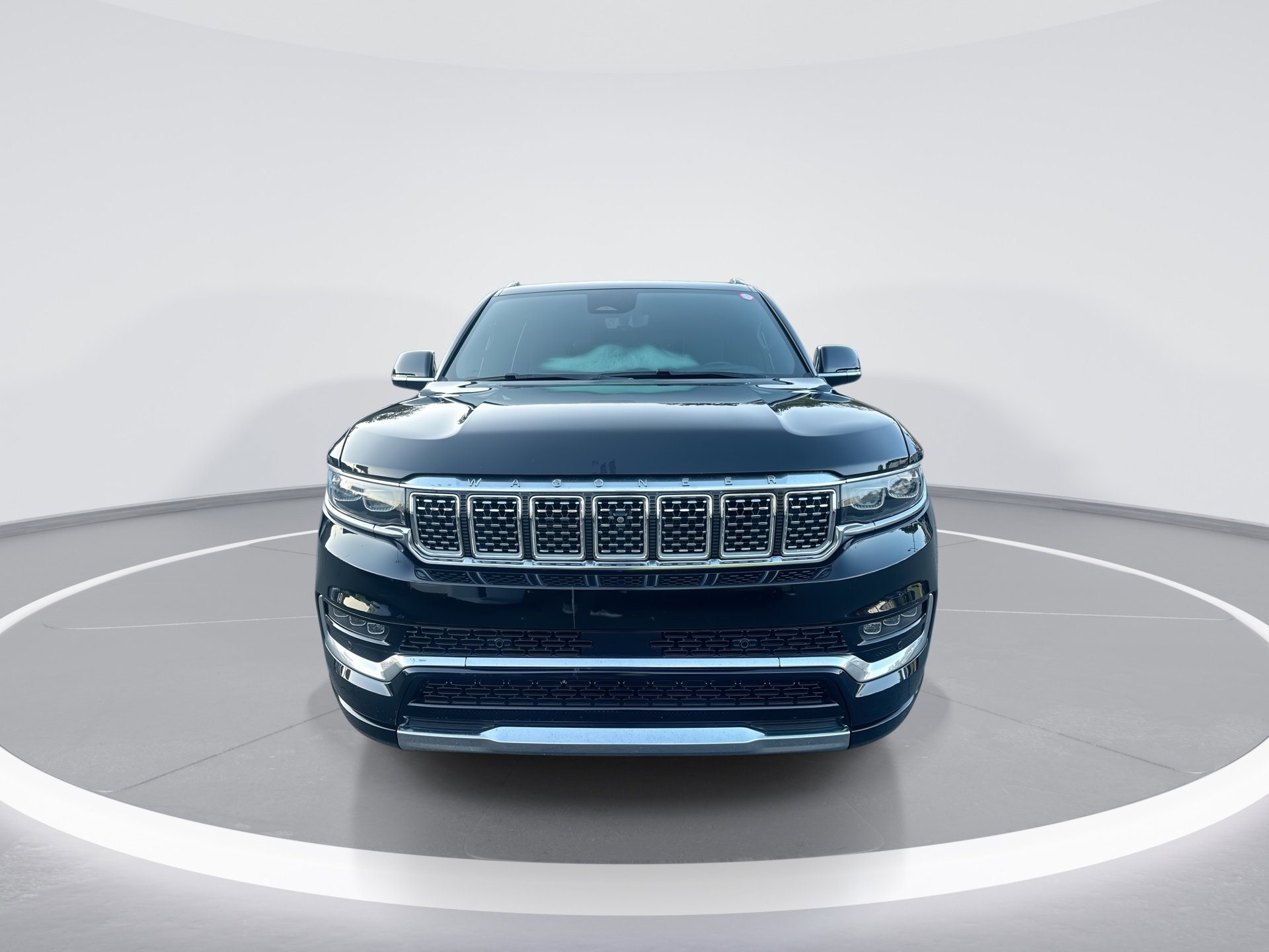 2023 Jeep Grand Wagoneer II photo 2