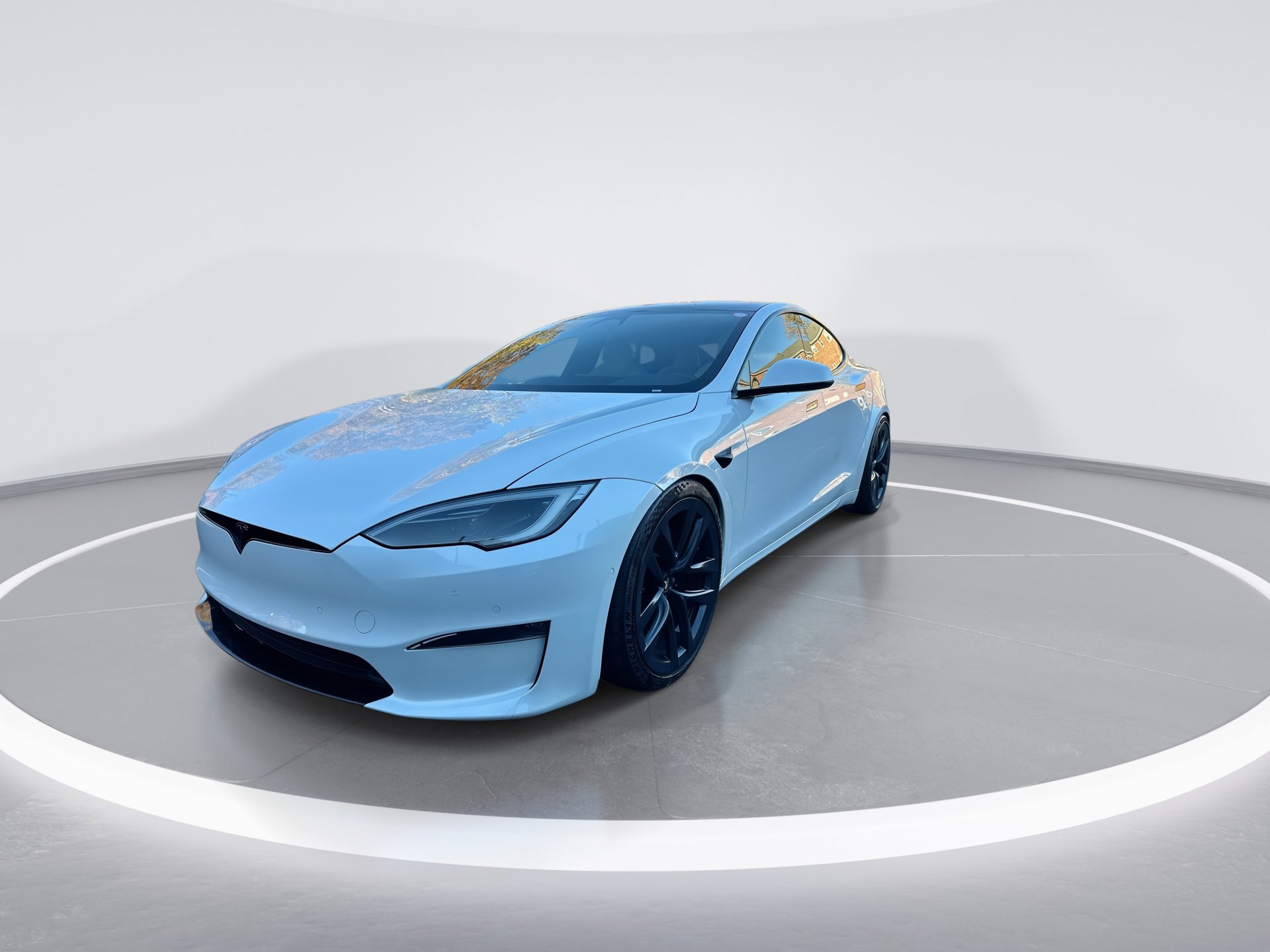 2022 Tesla Model S Plaid photo 4