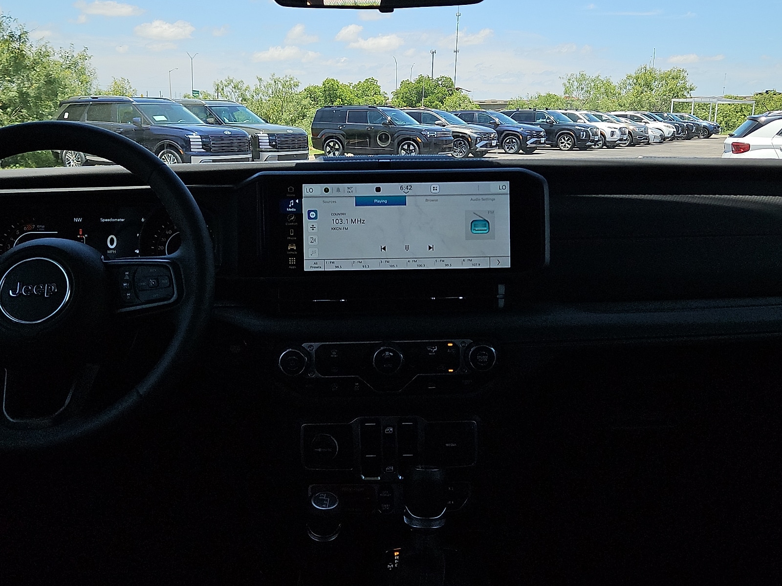 2025 Jeep Wrangler 4-Door Rubicon - Photo 10