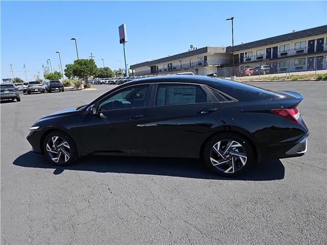 2025 Hyundai Elantra SEL Sport photo 2